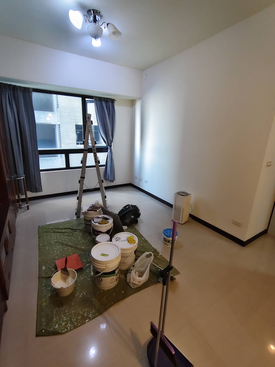 大雅區 大樓 裂縫補土粉刷